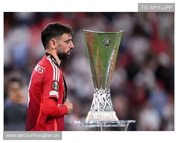 曼联重建陷入混乱,战略缺失对赛季走势形成制约 曼联重建陷入混乱,战略缺失对赛季走势形成制约