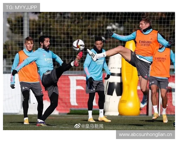拉莫斯家冰箱里塞满能量饮料，半夜三点还在做核心训练