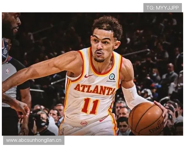 特雷·杨突破制造错位 提升球队关键时刻得分效率